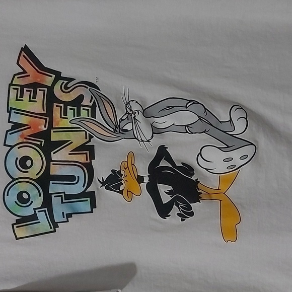 Looney Tunes graphic tshirt - Picture 2 of 6